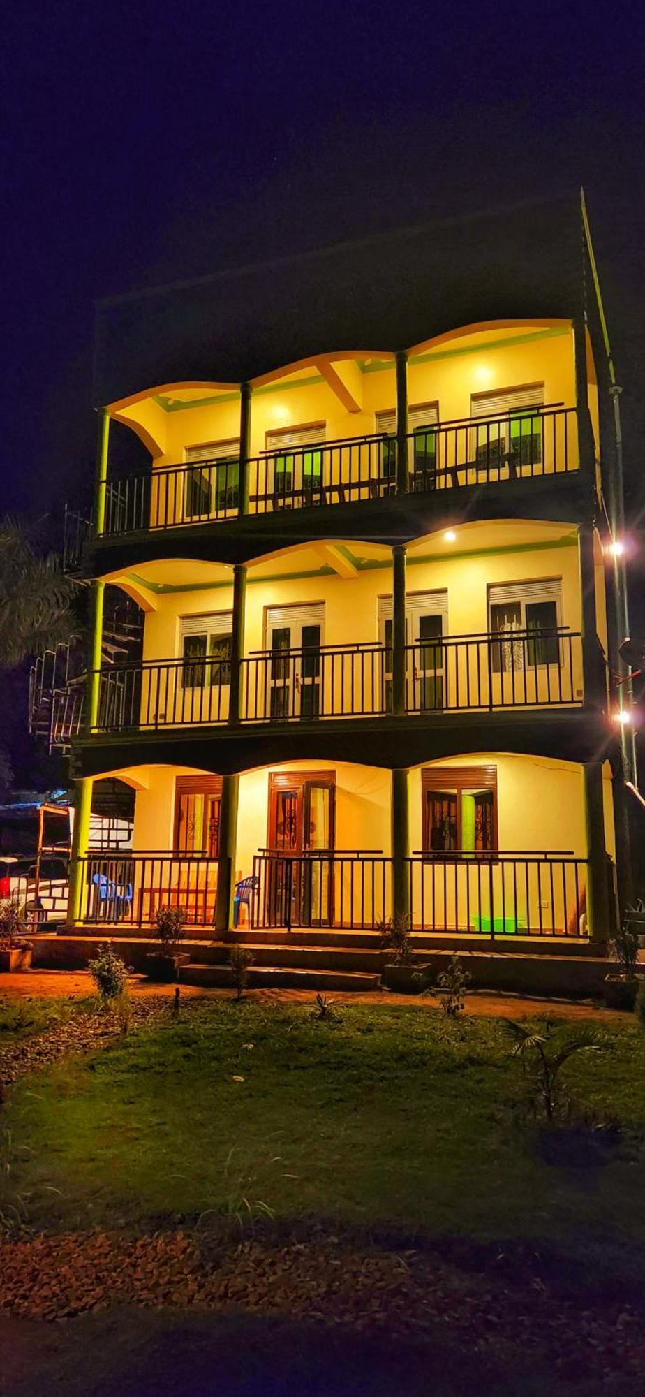 Lights Of Kazinga Orphanage And Homestay Rubirizi Ngoại thất bức ảnh